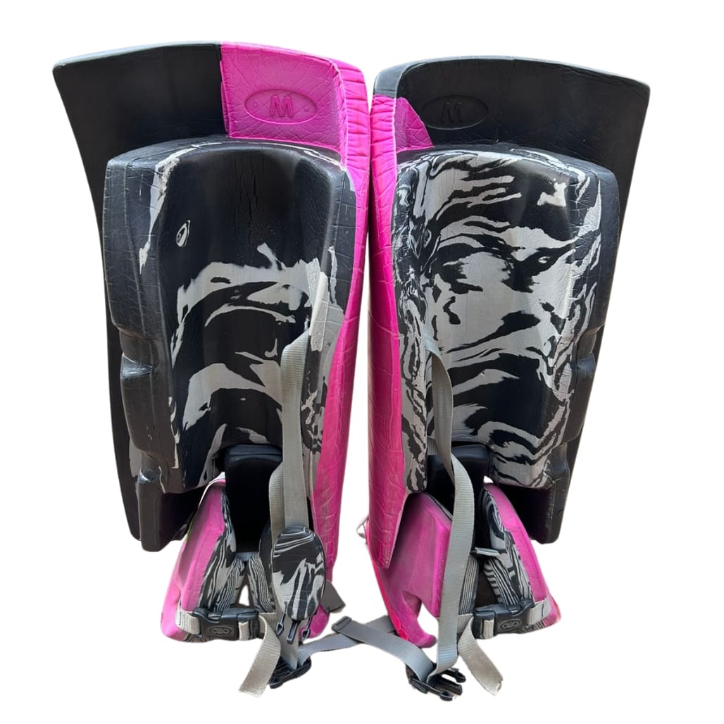 OBO ROBO Hi Rebound field hockey goalkeeper kickers Medium in black and pink